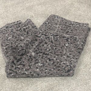 Athleta Elation Textured 7/8 Leggings - Black and Cream